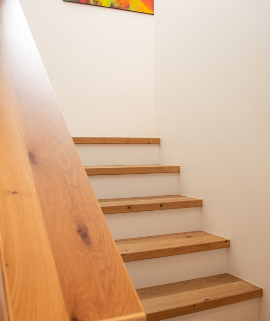 Steigenverkleidung aus Eiche