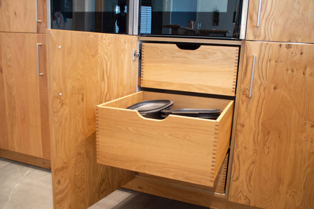 Innenladen aus Eichen Massivholzladen