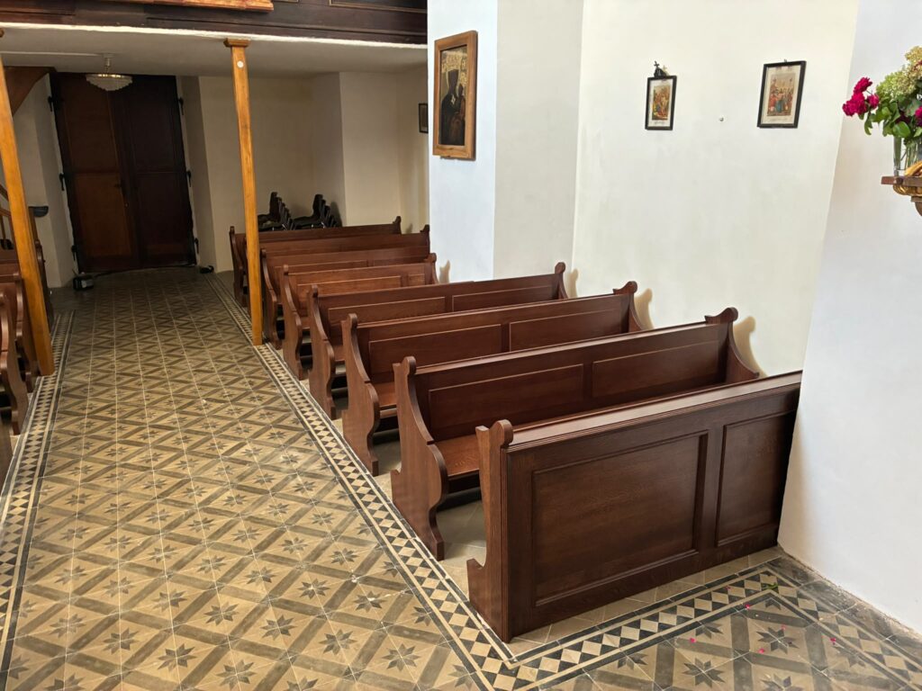 Kirchenbänke (6)